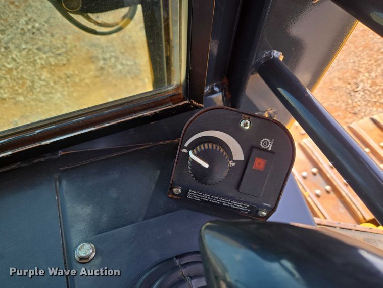 image for item ET1238 2008 John Deere 650J dozer