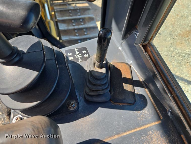 image for item ET1238 2008 John Deere 650J dozer