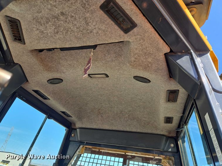 image for item ET1238 2008 John Deere 650J dozer