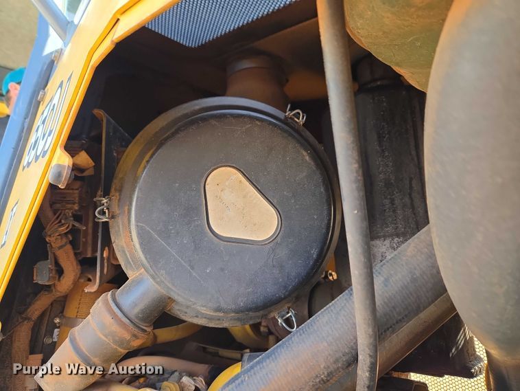 image for item ET1238 2008 John Deere 650J dozer