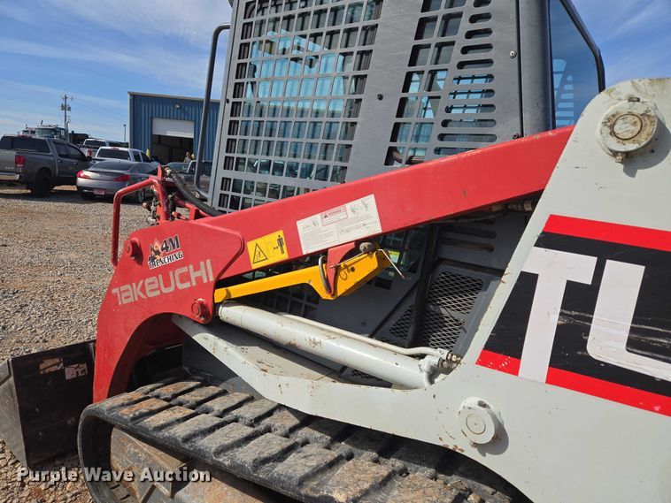 image for item ET1240 2017 Takeuchi TL8 tracked skid steer loader