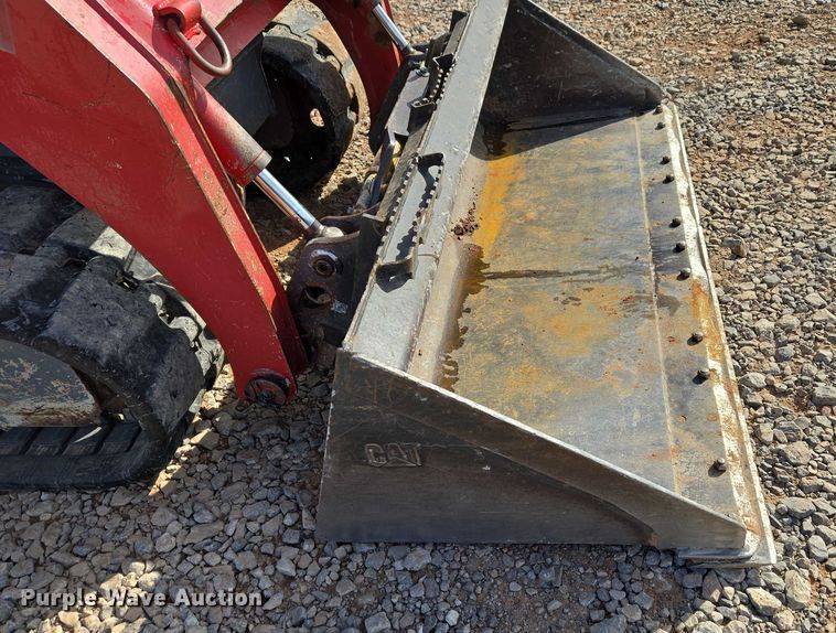 image for item ET1240 2017 Takeuchi TL8 tracked skid steer loader