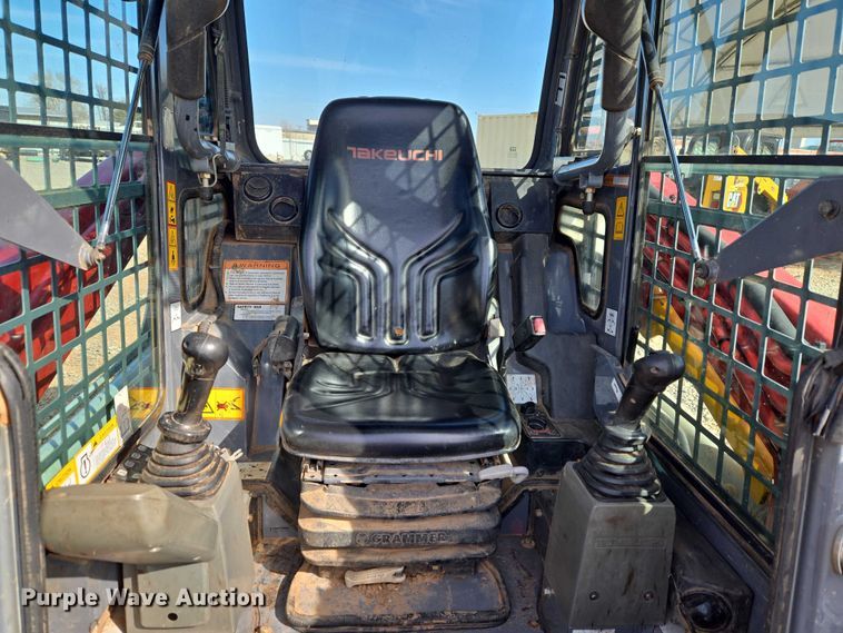 image for item ET1240 2017 Takeuchi TL8 tracked skid steer loader