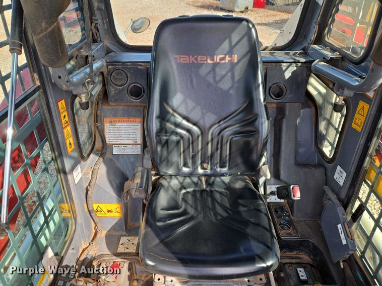 image for item ET1240 2017 Takeuchi TL8 tracked skid steer loader