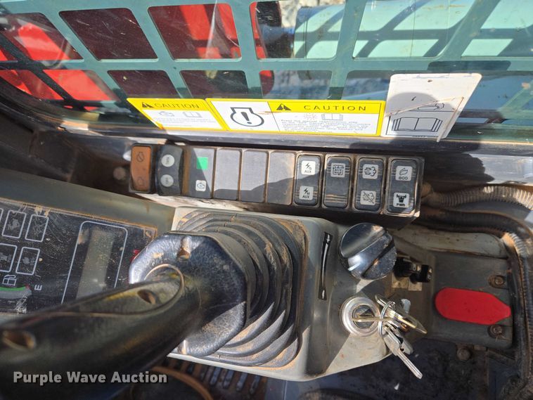 image for item ET1240 2017 Takeuchi TL8 tracked skid steer loader