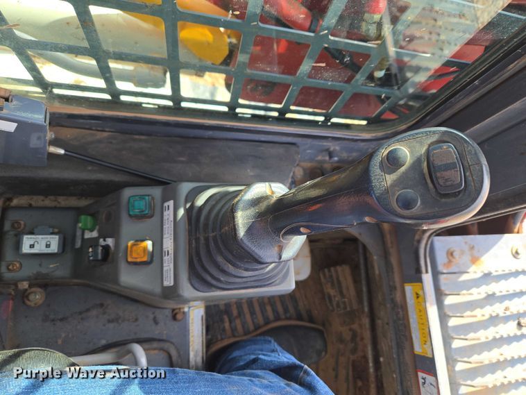 image for item ET1240 2017 Takeuchi TL8 tracked skid steer loader