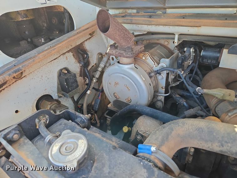 image for item ET1240 2017 Takeuchi TL8 tracked skid steer loader