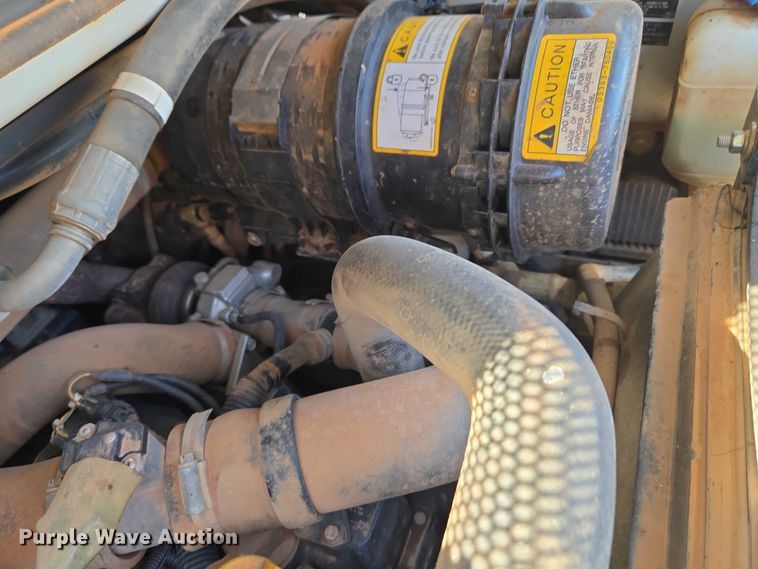 image for item ET1240 2017 Takeuchi TL8 tracked skid steer loader