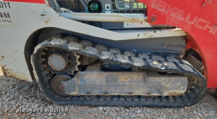 image for item ET1240 2017 Takeuchi TL8 tracked skid steer loader