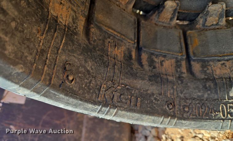 image for item ET1240 2017 Takeuchi TL8 tracked skid steer loader