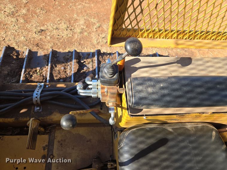 image for item ET1243 Caterpillar D4D dozer