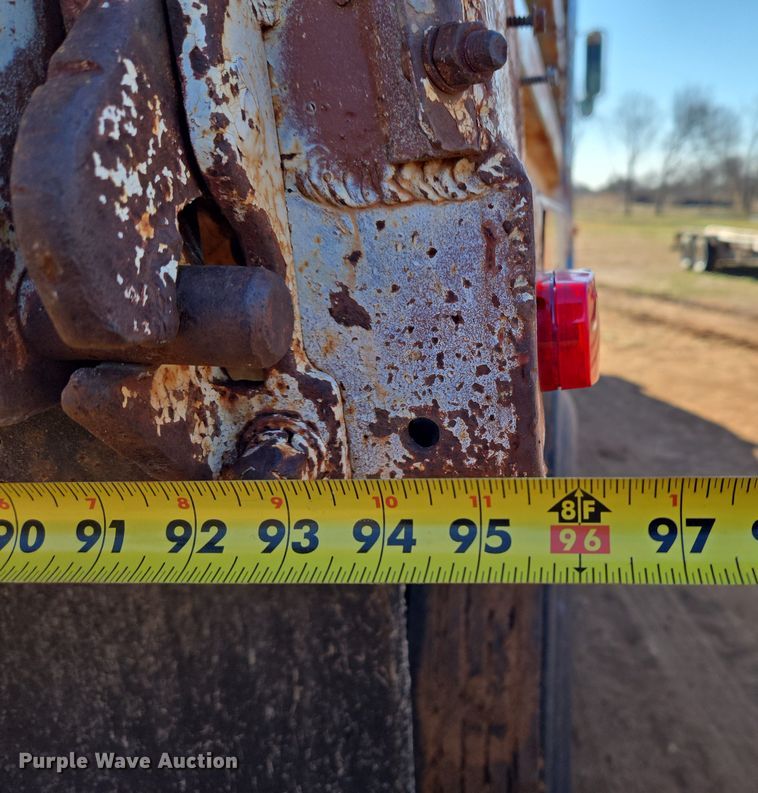 image for item ET1244 1990 Ford LT9000 dump truck