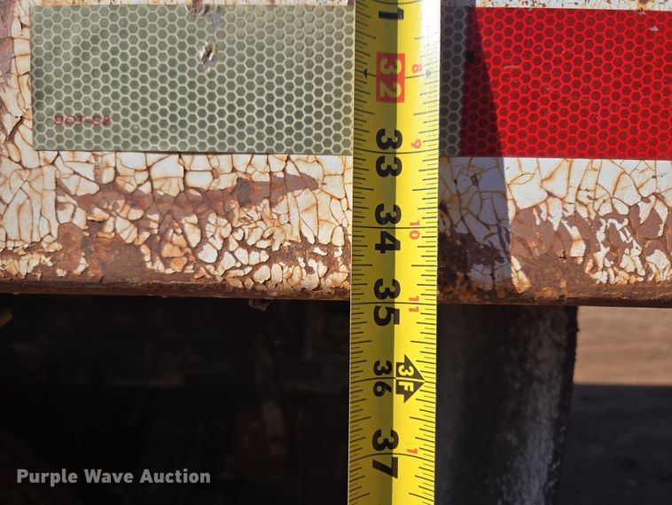 image for item ET1244 1990 Ford LT9000 dump truck