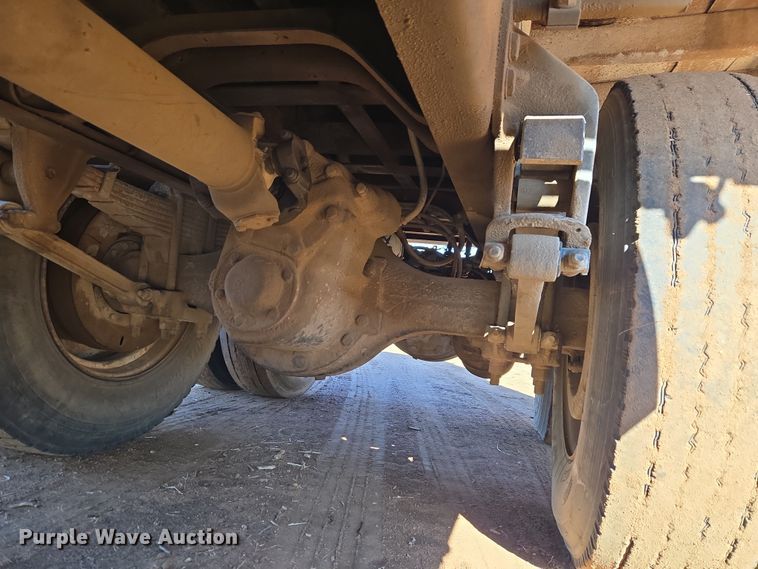 image for item ET1244 1990 Ford LT9000 dump truck