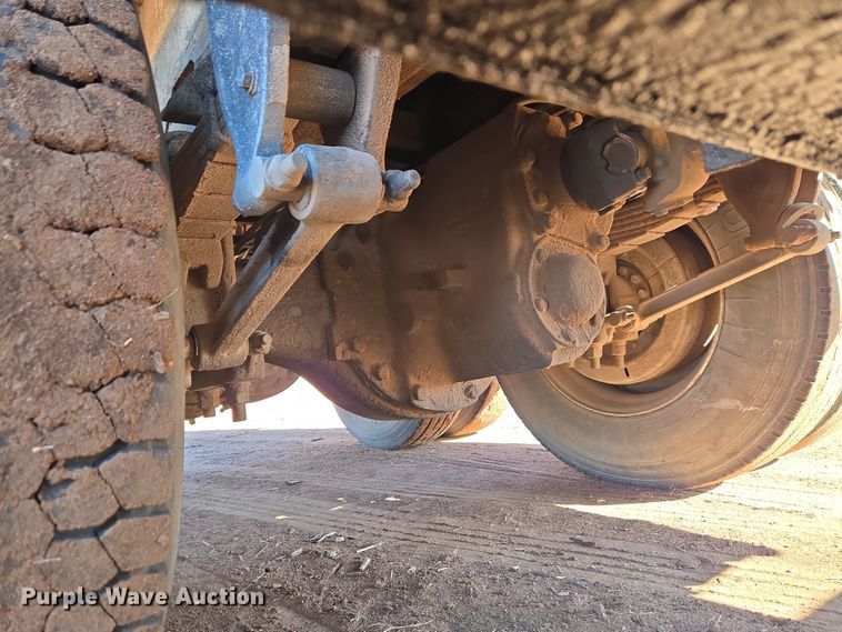 image for item ET1244 1990 Ford LT9000 dump truck