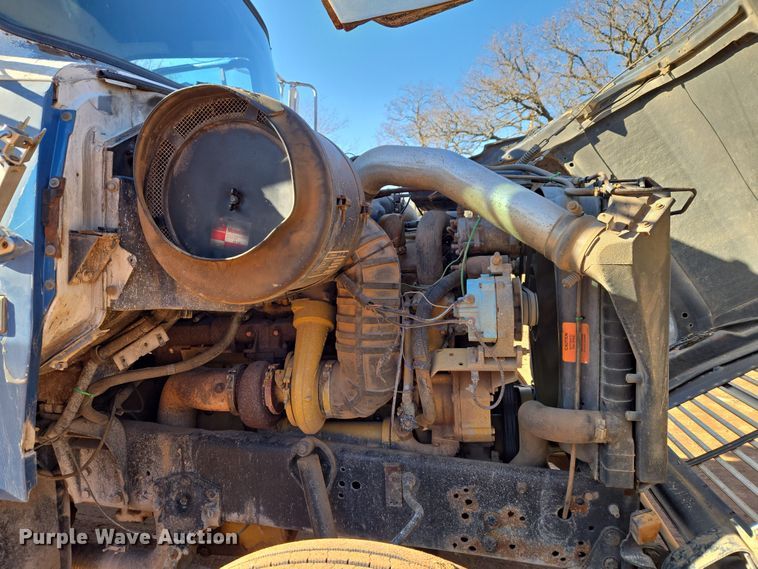 image for item ET1244 1990 Ford LT9000 dump truck