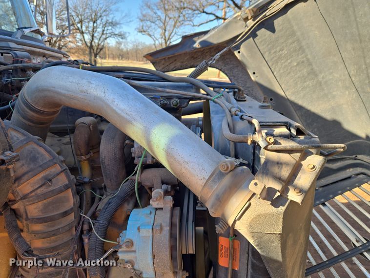 image for item ET1244 1990 Ford LT9000 dump truck