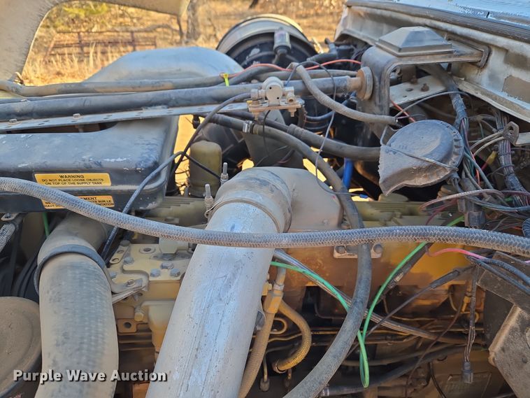 image for item ET1244 1990 Ford LT9000 dump truck