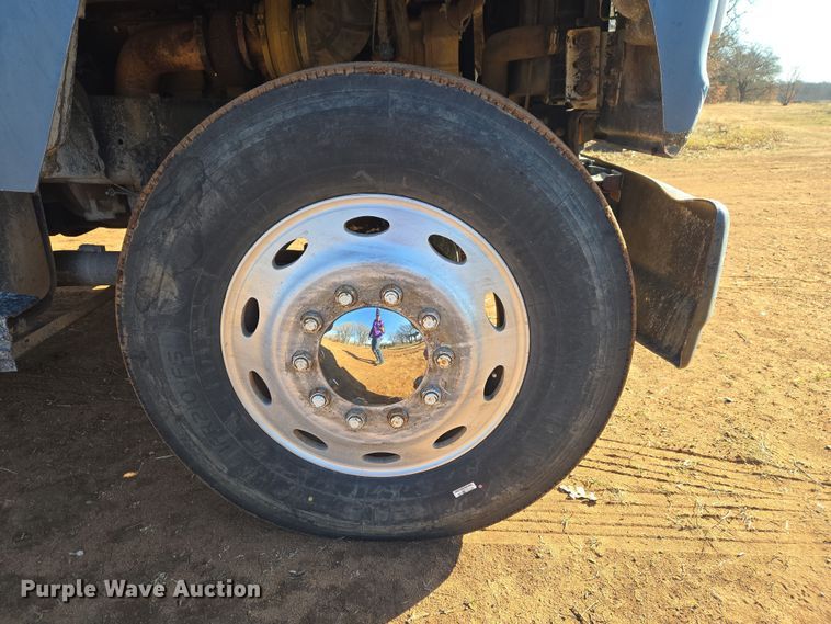 image for item ET1244 1990 Ford LT9000 dump truck