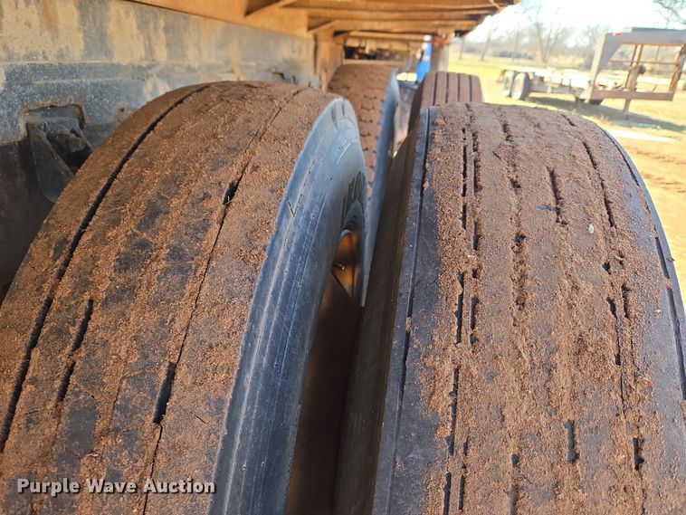 image for item ET1244 1990 Ford LT9000 dump truck