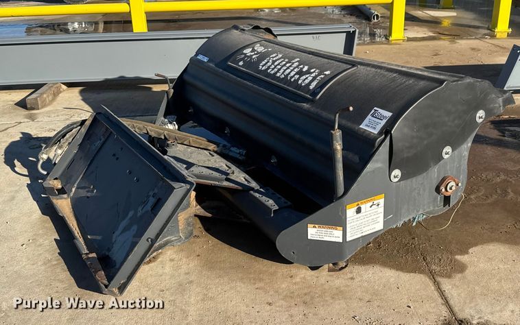 image for item ET4484 Bobcat skid steer broom