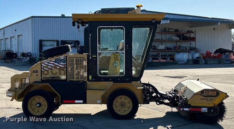 image for item ET6883 2021 Smith Challenger Super Broom SCM 400 broom