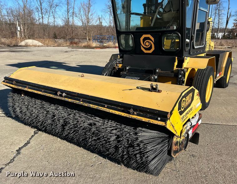 image for item ET6883 2021 Smith Challenger Super Broom SCM 400 broom