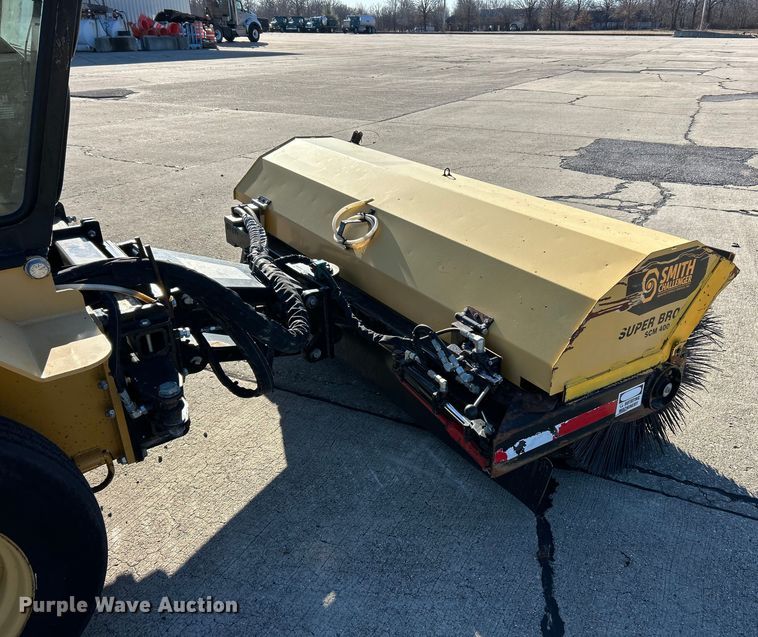 image for item ET6883 2021 Smith Challenger Super Broom SCM 400 broom