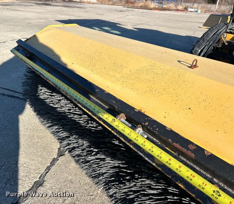 image for item ET6883 2021 Smith Challenger Super Broom SCM 400 broom