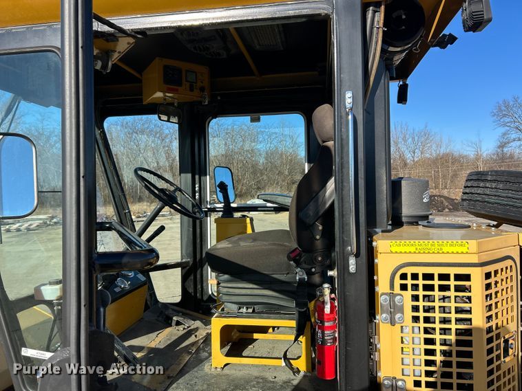 image for item ET6883 2021 Smith Challenger Super Broom SCM 400 broom