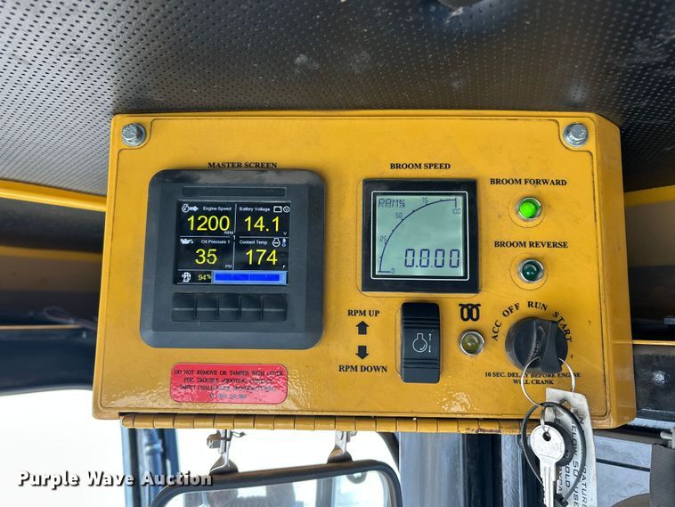 image for item ET6883 2021 Smith Challenger Super Broom SCM 400 broom