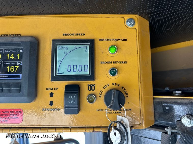 image for item ET6883 2021 Smith Challenger Super Broom SCM 400 broom