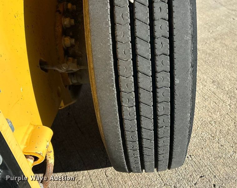 image for item ET6883 2021 Smith Challenger Super Broom SCM 400 broom