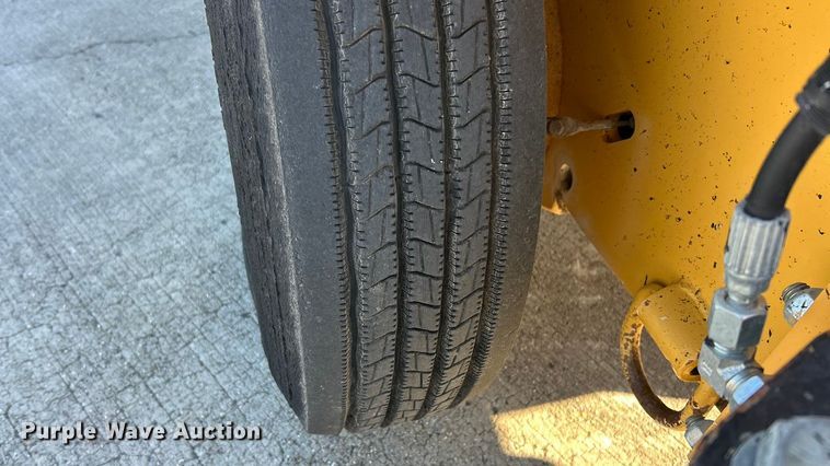 image for item ET6883 2021 Smith Challenger Super Broom SCM 400 broom