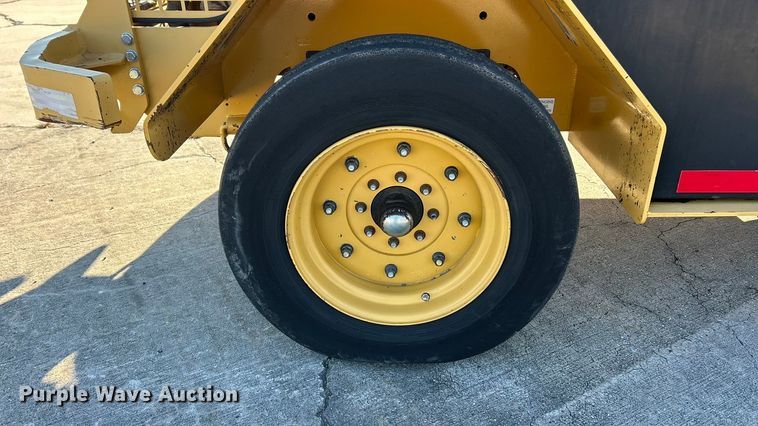 image for item ET6883 2021 Smith Challenger Super Broom SCM 400 broom