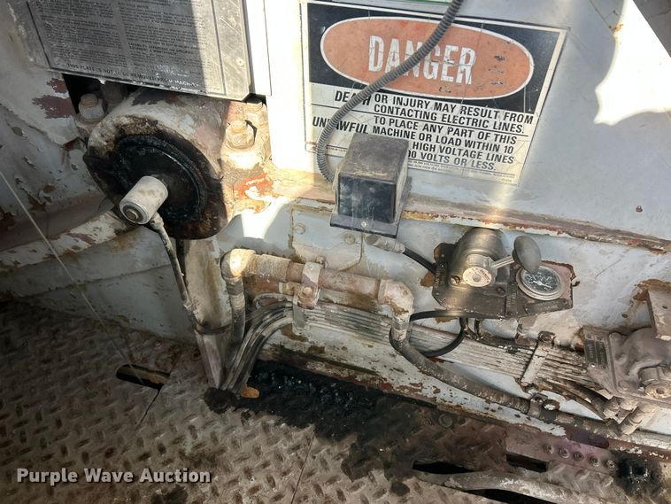 image for item ET6886 Manitowoc 2900WC crane