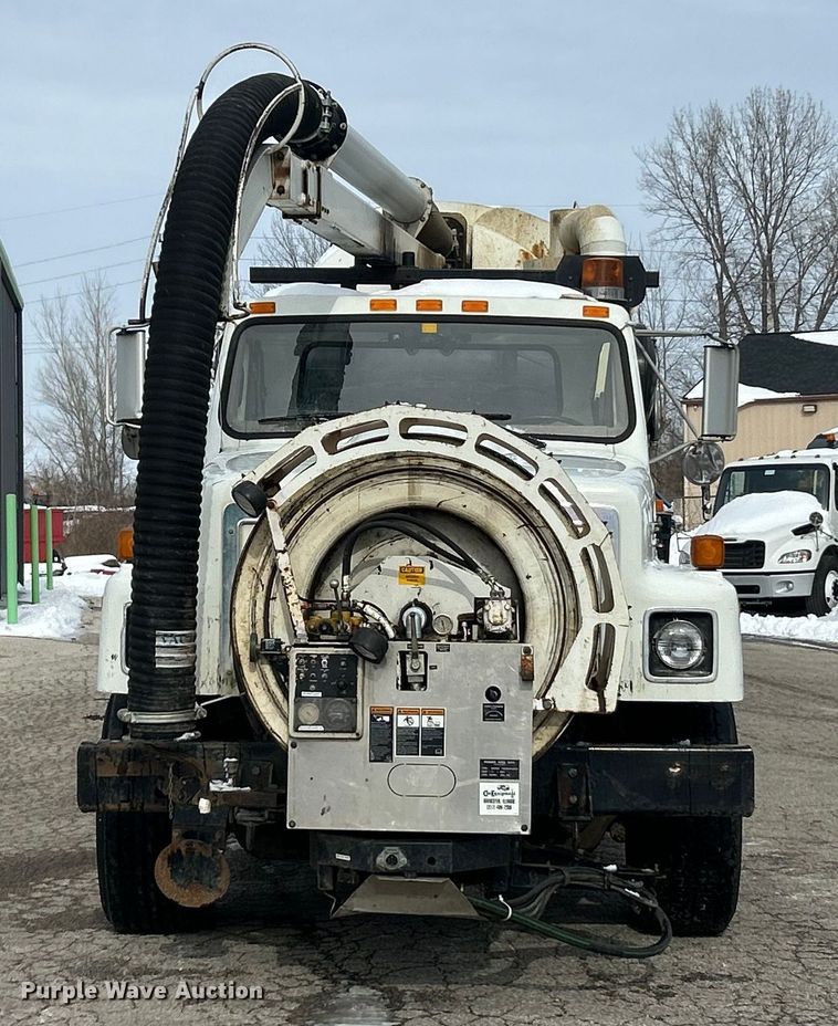 image for item ET6932 1998 International 2554 sewer jetter truck