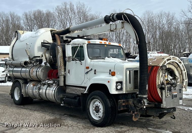 image for item ET6932 1998 International 2554 sewer jetter truck