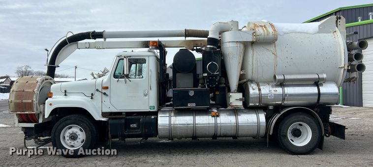 image for item ET6932 1998 International 2554 sewer jetter truck