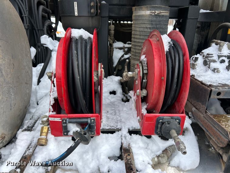 image for item ET6932 1998 International 2554 sewer jetter truck