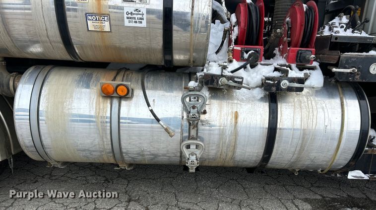 image for item ET6932 1998 International 2554 sewer jetter truck