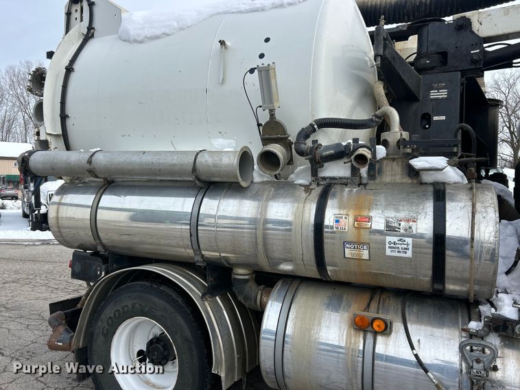 image for item ET6932 1998 International 2554 sewer jetter truck