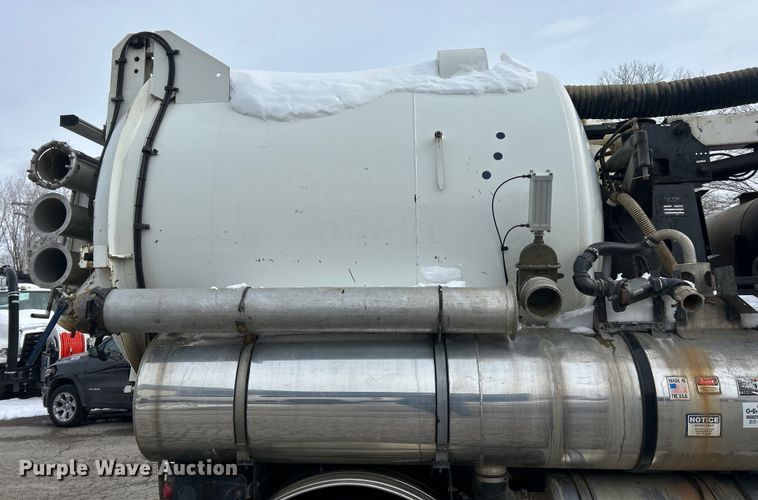 image for item ET6932 1998 International 2554 sewer jetter truck