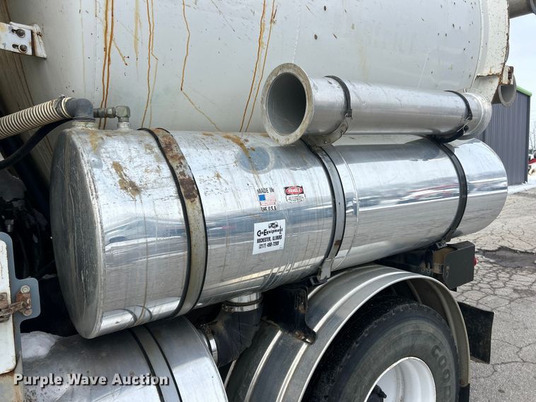 image for item ET6932 1998 International 2554 sewer jetter truck