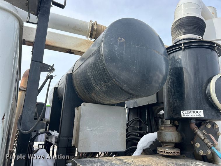 image for item ET6932 1998 International 2554 sewer jetter truck