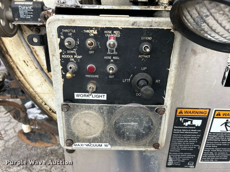 image for item ET6932 1998 International 2554 sewer jetter truck