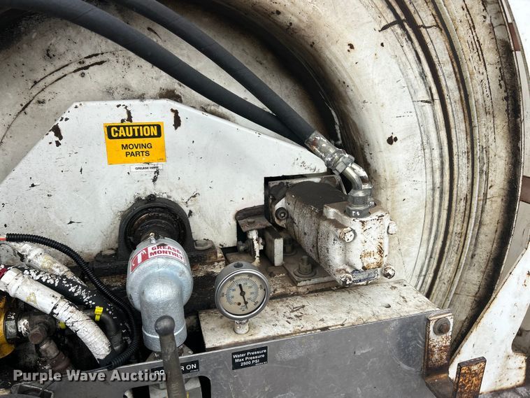 image for item ET6932 1998 International 2554 sewer jetter truck