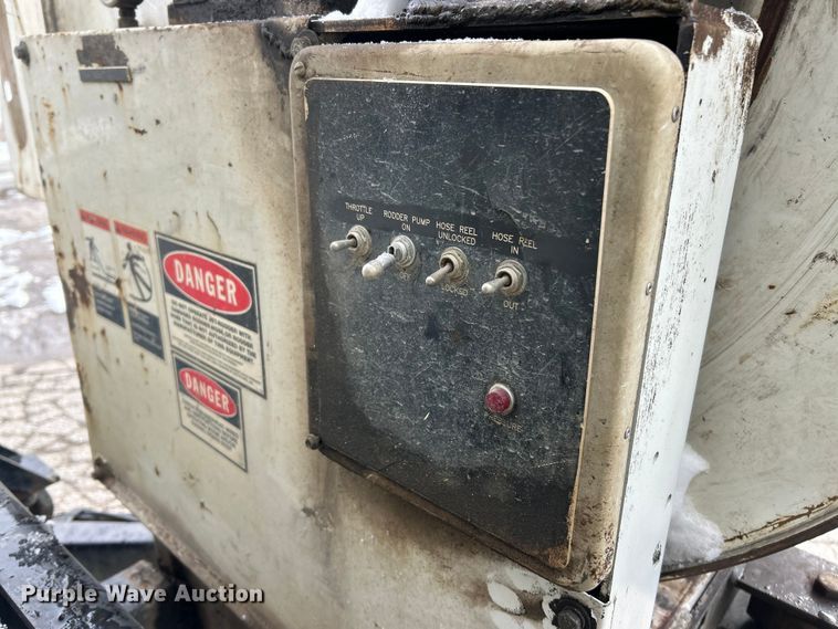 image for item ET6932 1998 International 2554 sewer jetter truck