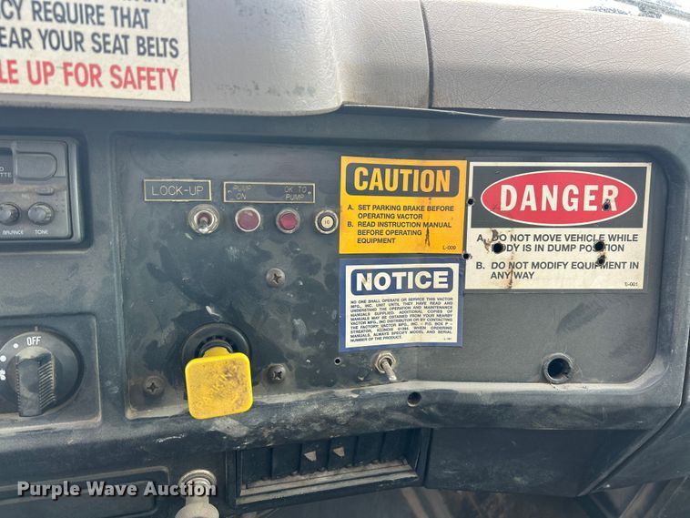 image for item ET6932 1998 International 2554 sewer jetter truck