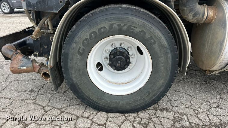 image for item ET6932 1998 International 2554 sewer jetter truck